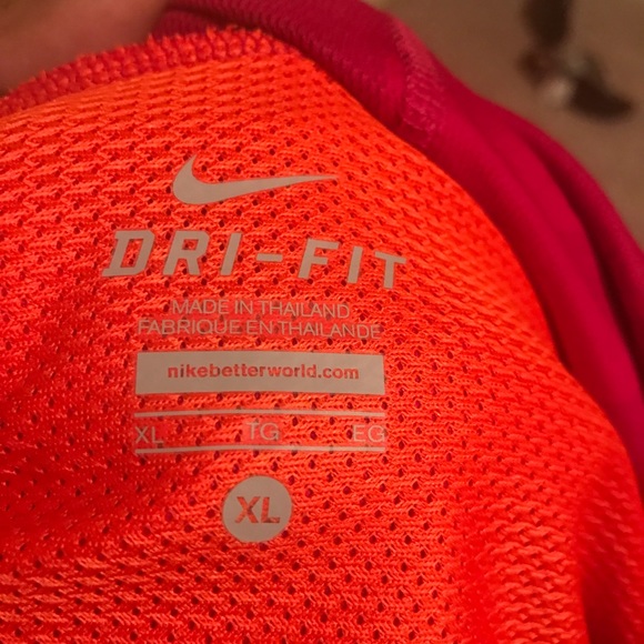 Nike top - Picture 6 of 6